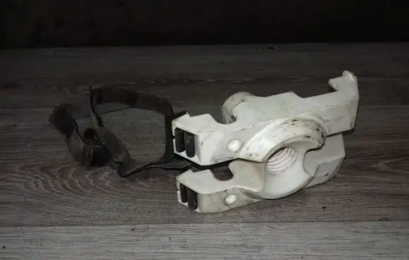 Volvo V70 Holder (bracket) 8626133
