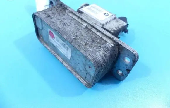 Engine oil radiator