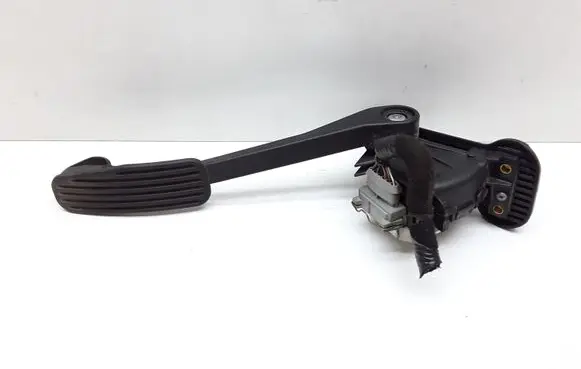 Volvo V70 Accelerator throttle pedal 30666660