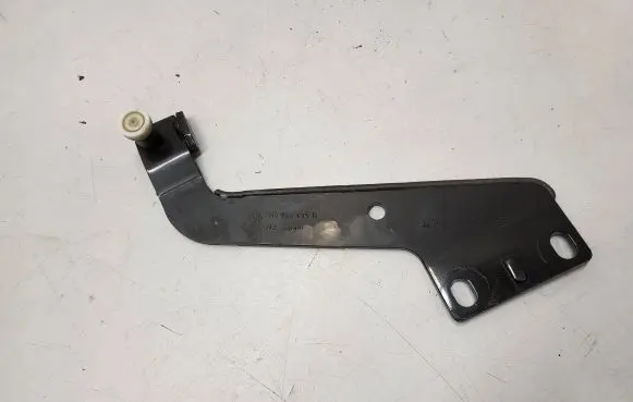 Seat Alhambra (Mk2) Sliding door upper roller guide/hinge 7N0843435D