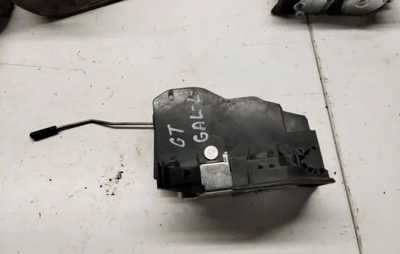 BMW 5 GT F07 Rear door lock A053702