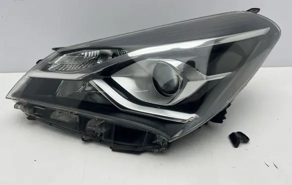 Toyota Yaris Headlight/headlamp yarisiiiliftsulik1