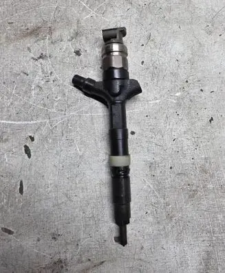 Toyota Corolla Verso AR10 Fuel injector 236700G010 07F18362
