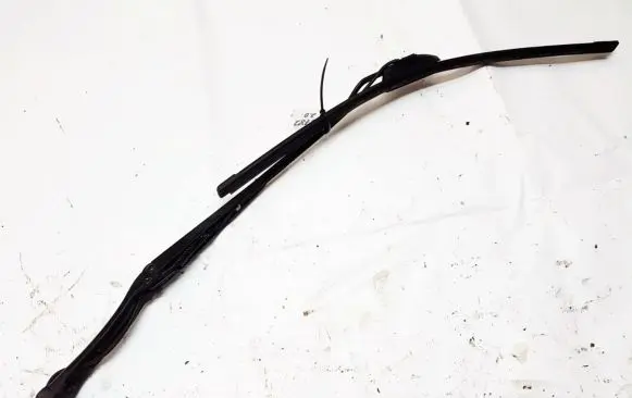 Jaguar XJ X350 Front wiper blade arm