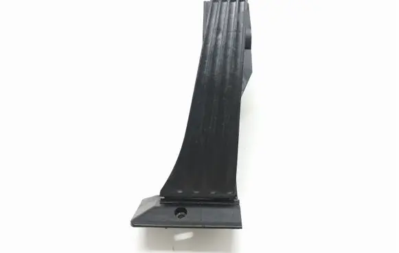 Accelerator throttle pedal