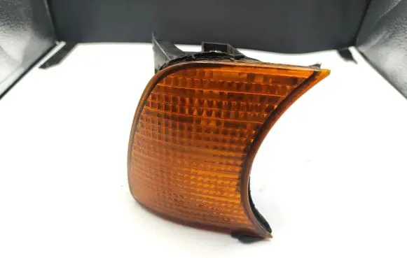 BMW 5 E34 Front indicator light 1384034