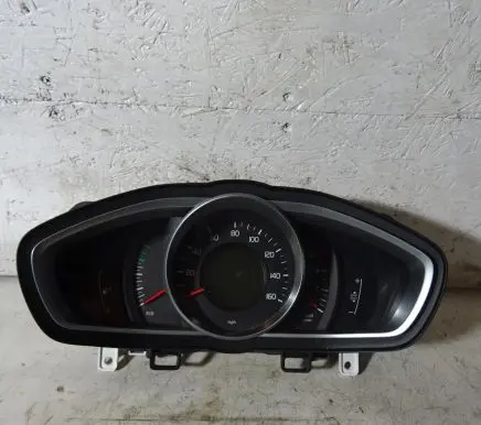 Volvo V40 Speedometer (instrument cluster) 31394175