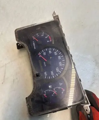 Mitsubishi Canter Speedometer (instrument cluster)