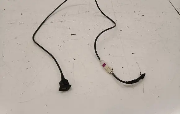 Mercedes-Benz A W176 USB socket connector 