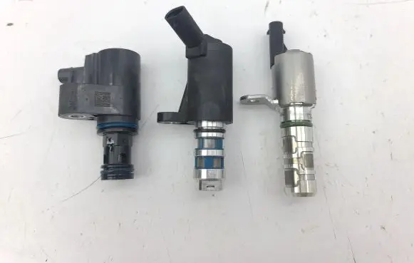 Seat Ibiza V (KJ) Camshaft vanos timing valve 05C906455J 05C906455A