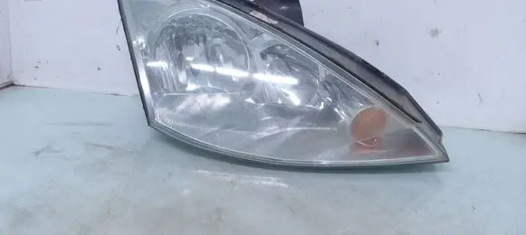 Ford Focus Headlight/headlamp 0374D