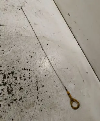 Toyota Corolla E120 E130 Oil level dip stick 