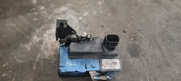 Volvo S60 Front door lock