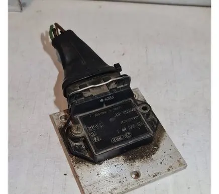 Volkswagen Golf III Ignition amplifier control unit 211905351E 5WK6101