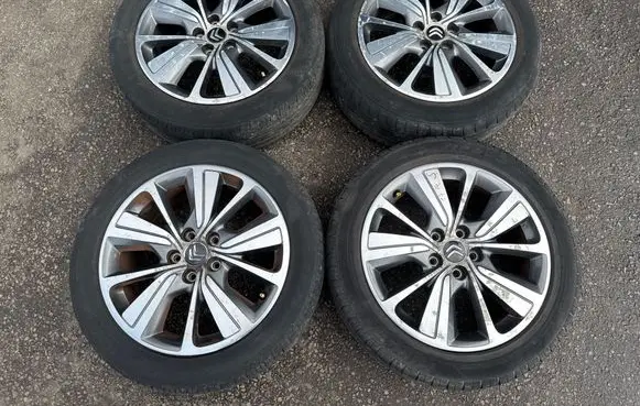 Citroen C4 Grand Picasso R17 alloy rim 9677090377