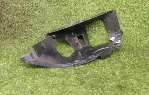 Headlight/headlamp mounting bracket