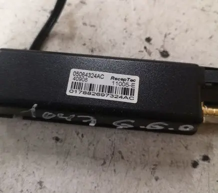 Chrysler Grand Voyager V Aerial antenna amplifier 05064324AC 017882697324AC