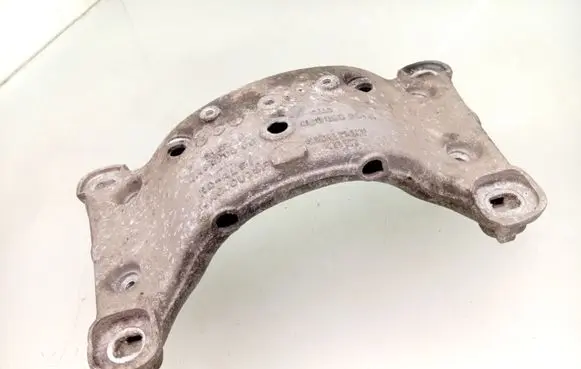 Audi A8 S8 D3 4E Gearbox mounting bracket 4E0399231N