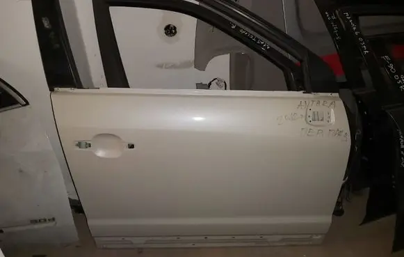 Opel Antara Front door 1290