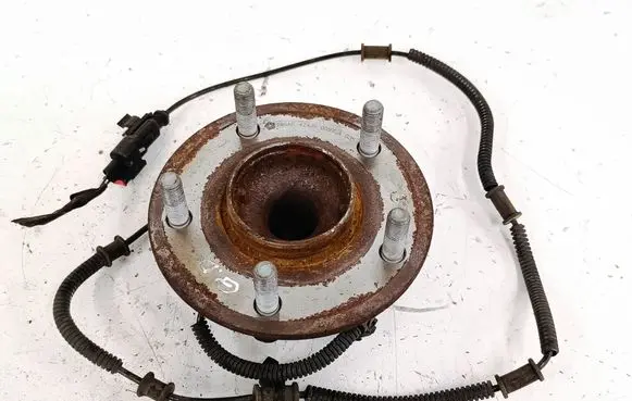 Dodge Grand Caravan Rear wheel hub 746AE