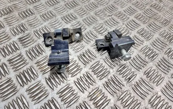 Rear door hinge set