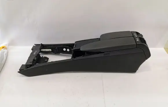 Mercedes-Benz C W204 Armrest A2046806050