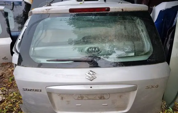 Suzuki SX4 Tailgate/trunk/boot lid NOCODE