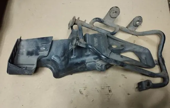 Honda Civic Radiator mount bracket