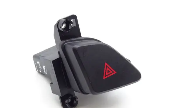 Hyundai i30 Hazard light switch 