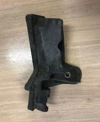 BMW 5 E60 E61 Engine mounting bracket 6763217