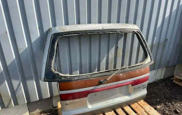 Mitsubishi Space Wagon Tailgate/trunk/boot lid