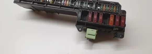 BMW 5 E60 E61 Fuse module 6932452