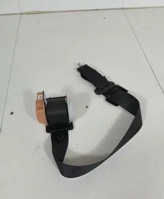 Toyota Camry VIII XV70 Rear seatbelt 