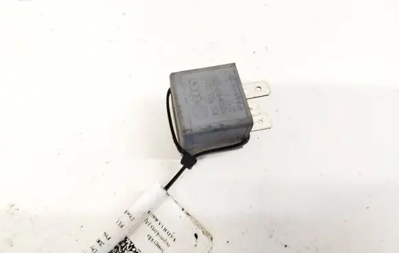 Audi A3 S3 8L Other relay 1J0906381A V23134B63X396