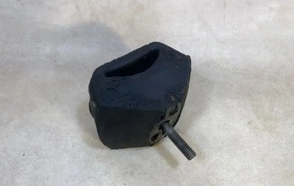 BMW 7 E23 other engine part 11811175141