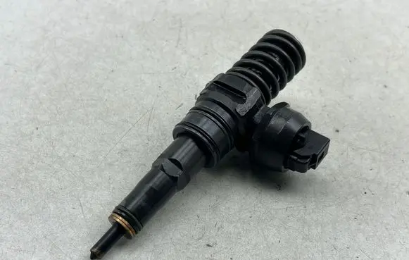 Fuel injector