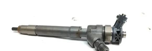 Renault Trafic III (X82) Fuel injector 0445110546