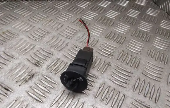 Nissan Qashqai Passenger airbag on/off switch 