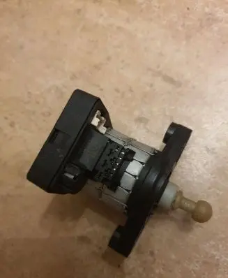 Headlight level adjustment motor
