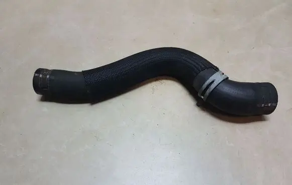 Peugeot 5008 Engine coolant pipe/hose