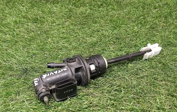 Skoda Octavia Mk2 (1Z) Clutch slave cylinder 1K0721388L 1K0927810D