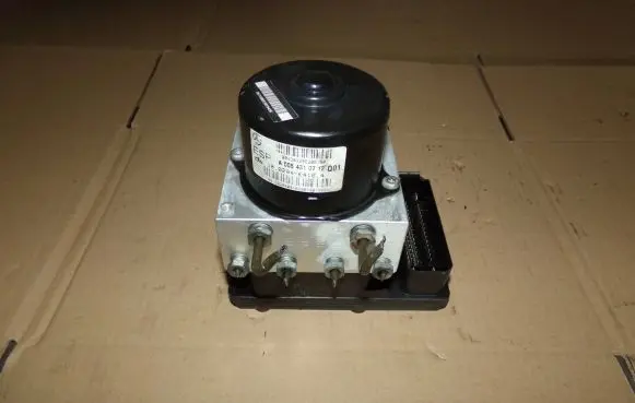 Mercedes-Benz C W203 ABS Pump 0054310712