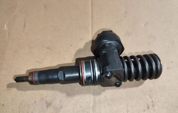 Fuel injector