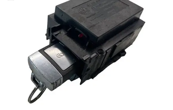 Volkswagen PASSAT B6 Ignition lock 3C0905843M 333033301 11601200255603