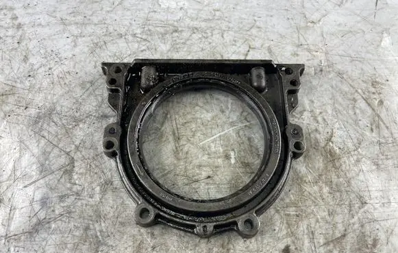 Mercedes-Benz Vito Viano W639 Crankshaft Holder A6110100214