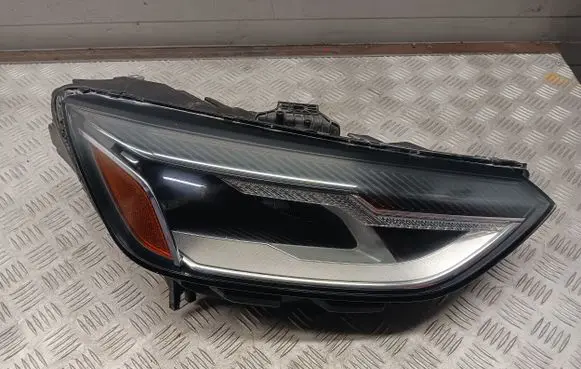 Audi A4 S4 B9 8W Headlight/headlamp 8W0941012B