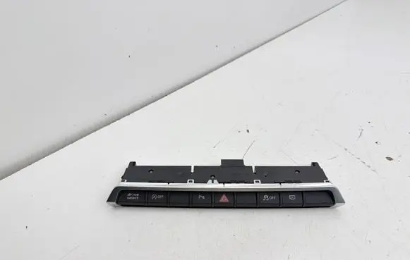 Audi Q2 - A set of switches 81A925301K 26022019 10134113