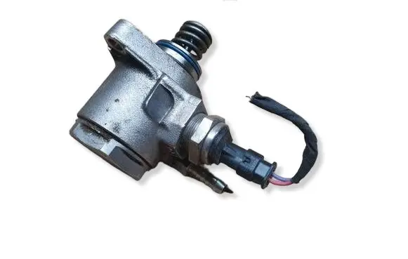 Skoda Fabia Mk3 (NJ) Fuel injection high pressure pump 04E127026AT