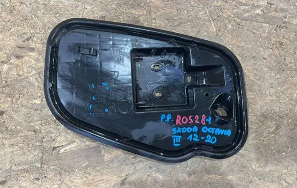 Skoda Octavia Mk3 (5E) Other front door trim element 5E0837916C R0528 5E0837916D