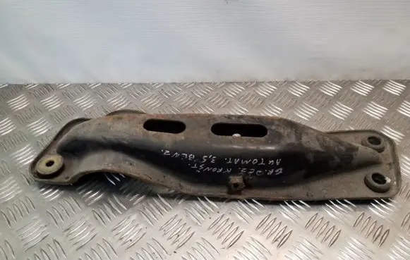 Infiniti FX Gearbox mounting bracket